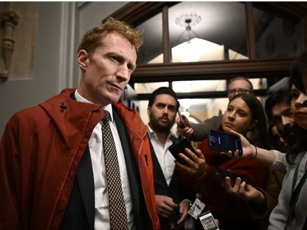 Plus de 3000 emplois seront supprimés à IRCC, de dire le syndicat Thumbnail